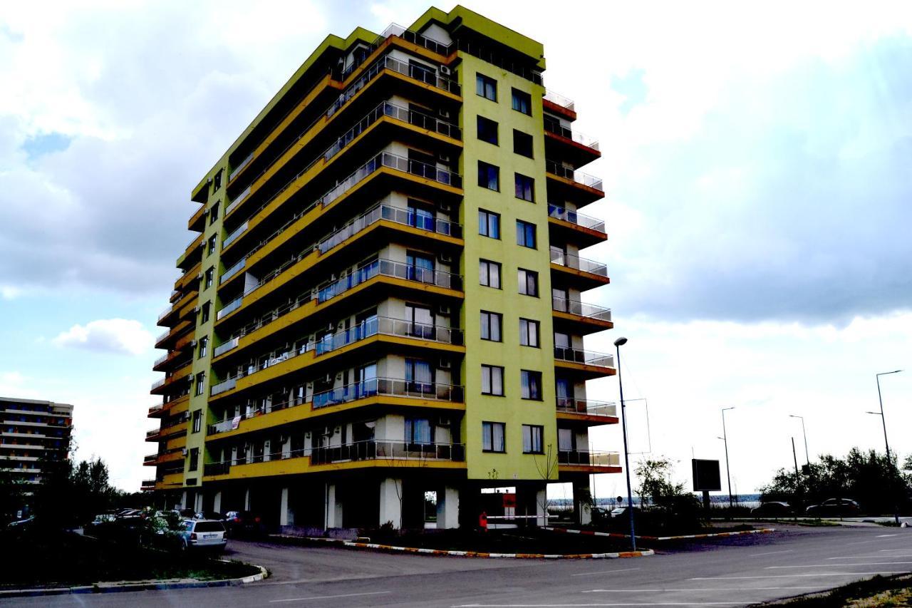 Summerland Sea & Lake Mamaia Kültér fotó
